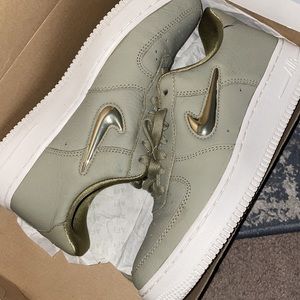 🌿 Air Force 1